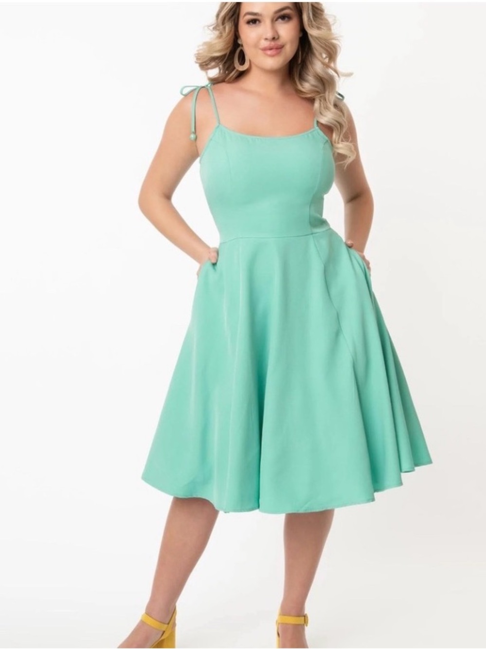 Unique vintage Sea foam green Bobbie swing dress medium with pockets